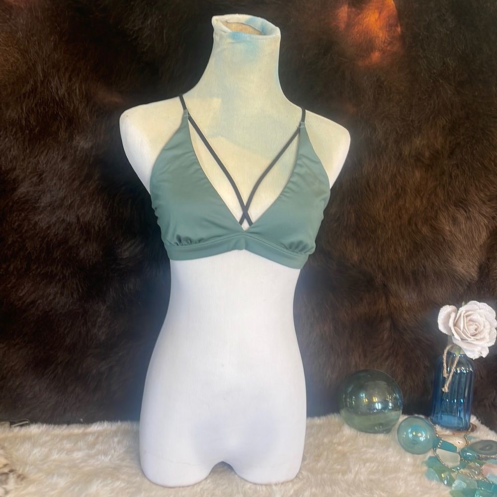 Victoria’s Secret sport swim top L (3750)